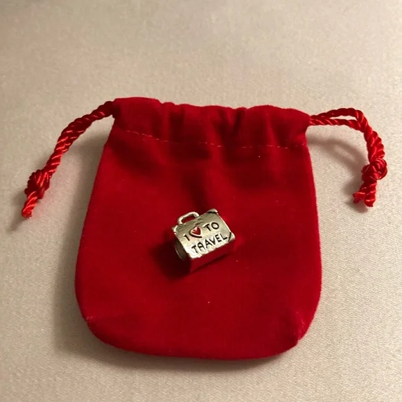 ๐งณ NWOT - I โค๏ธ To Travel Suitcase - Silvertone Slider Charm ๐งณ - Picture 1 of 6